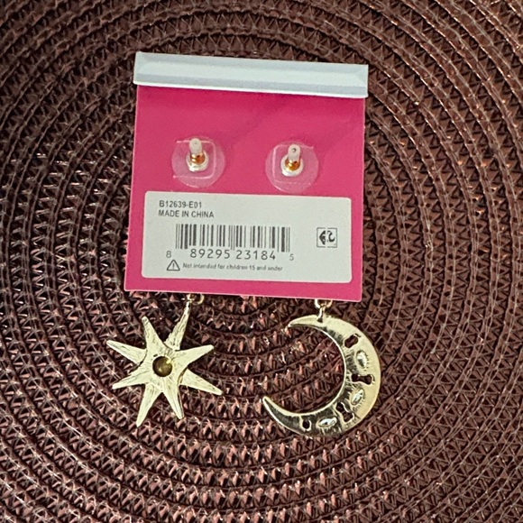🆕 Betsey Johnson Blue Crescent Moon & Star Asymmetrical Earrings - Picture 4 of 9